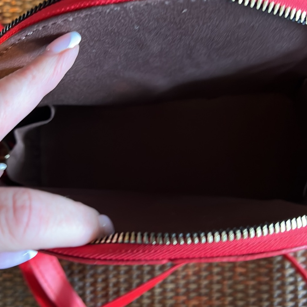 Red handbag - Picture 2 of 3